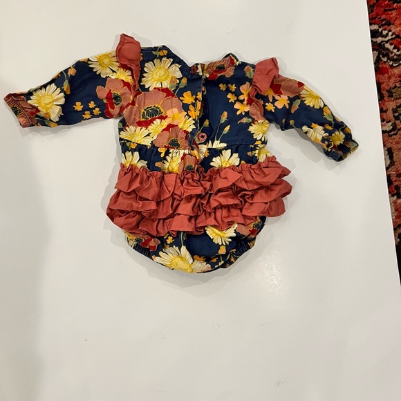 Ruffle Butts long sleeved romper, 0-3 months - Picture 2 of 2